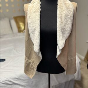 Me Jane Camel Faux Suede Shearling Collar Vest – Size L